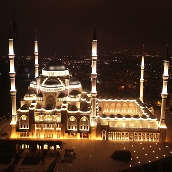 Çamlıca Camii